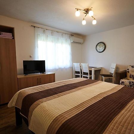 Apartment Azulmburgo Vrnjačka Banja Exteriör bild