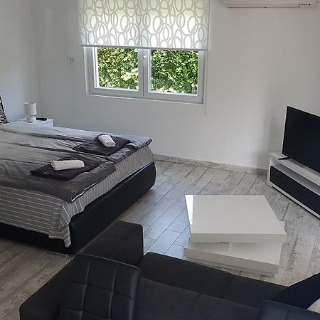 Apartment Azulmburgo Vrnjačka Banja Exteriör bild