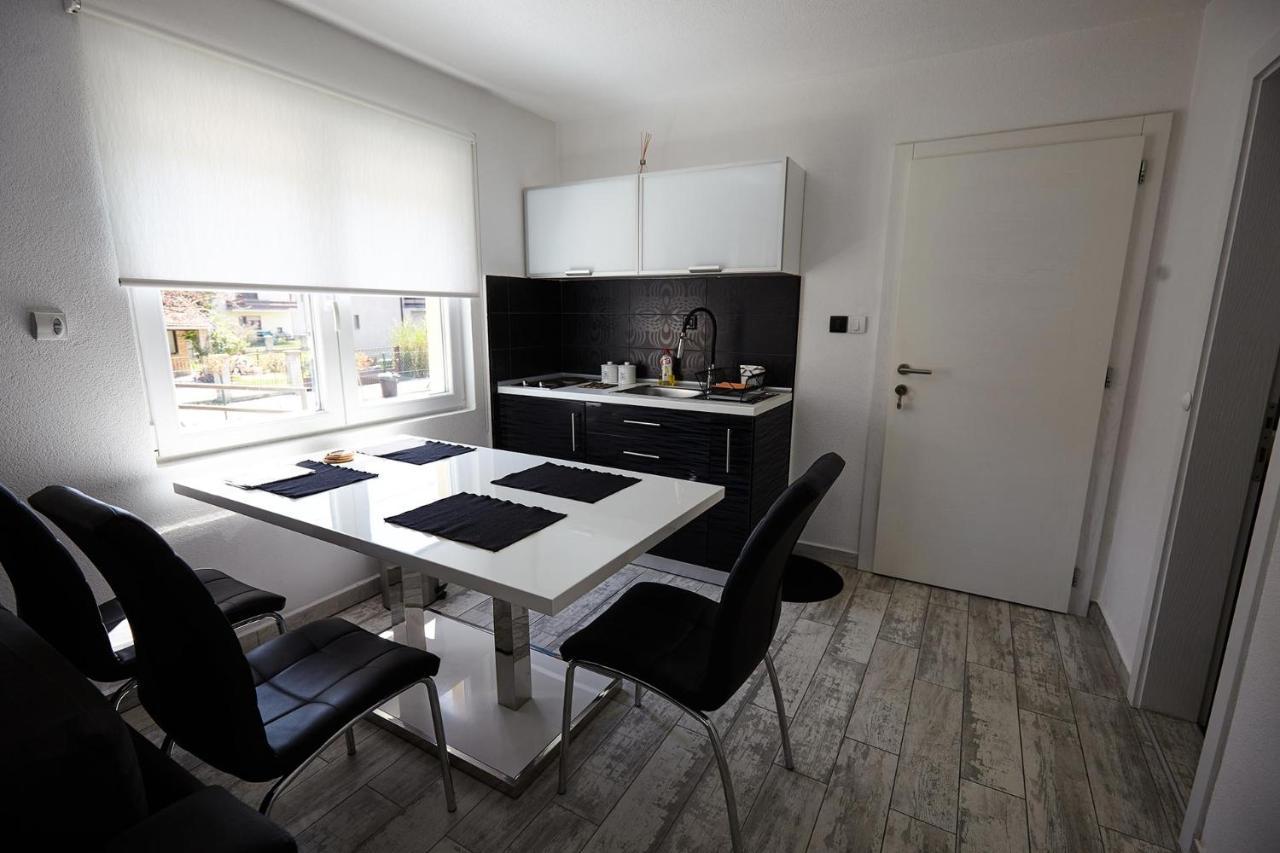 Apartment Azulmburgo Vrnjačka Banja Exteriör bild