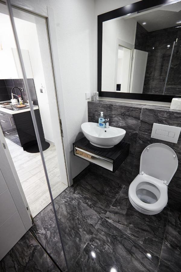 Apartment Azulmburgo Vrnjačka Banja Exteriör bild