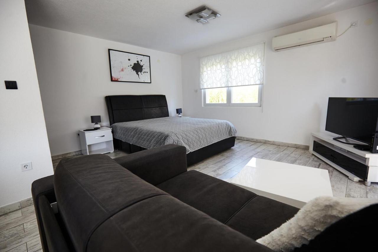Apartment Azulmburgo Vrnjačka Banja Exteriör bild